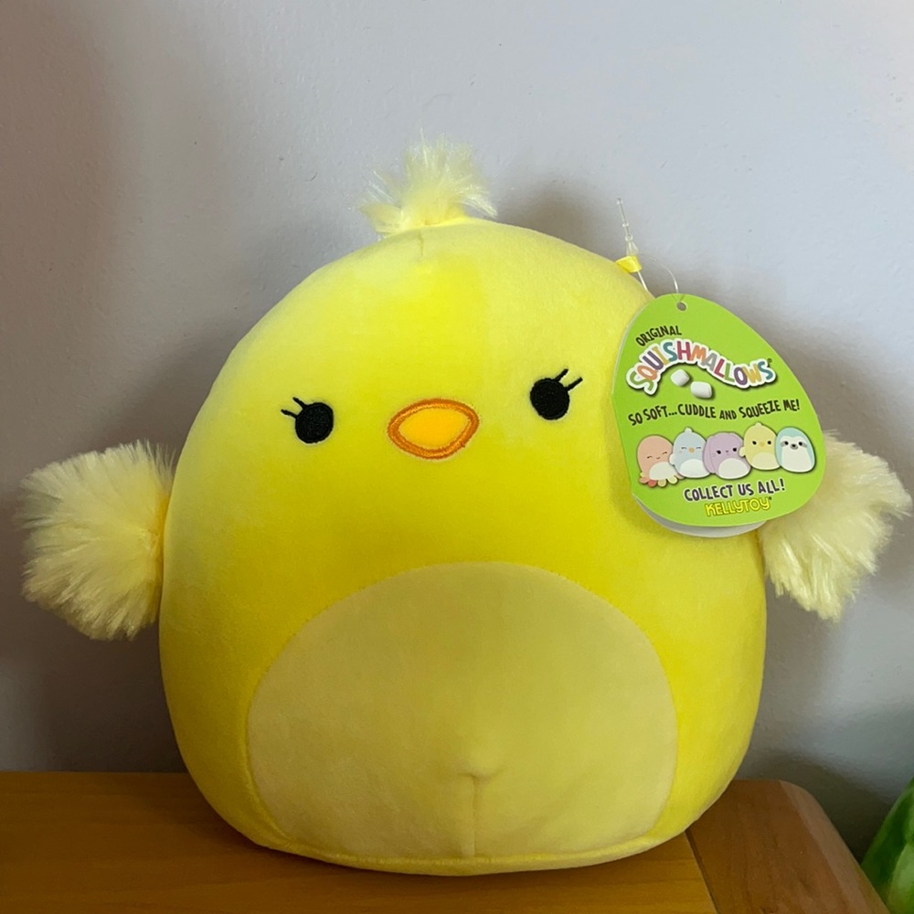 Aimee the Chick Squishmallow 💛